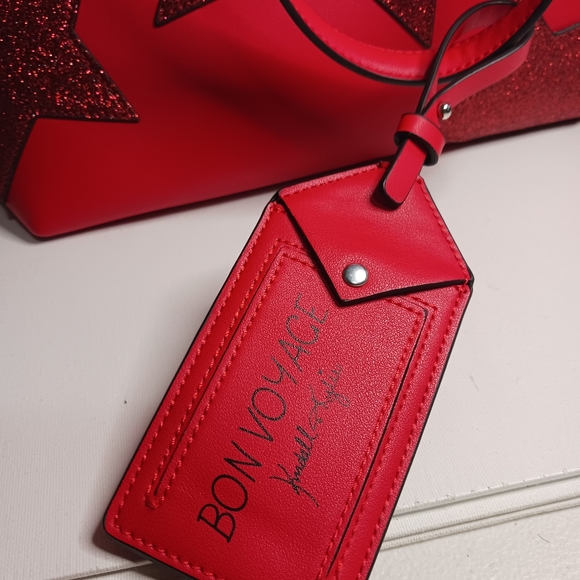 Women's Kendall and Kylie rare red star purse tote, never been used, new - Picture 5 of 7